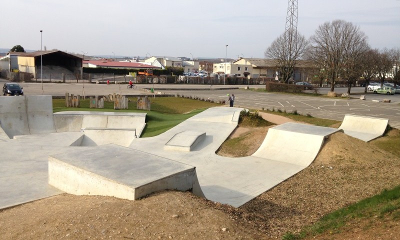 skatepark_beton_amberieu_en_Bugey