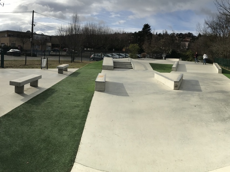 skatepark béton de la marque StoneParks