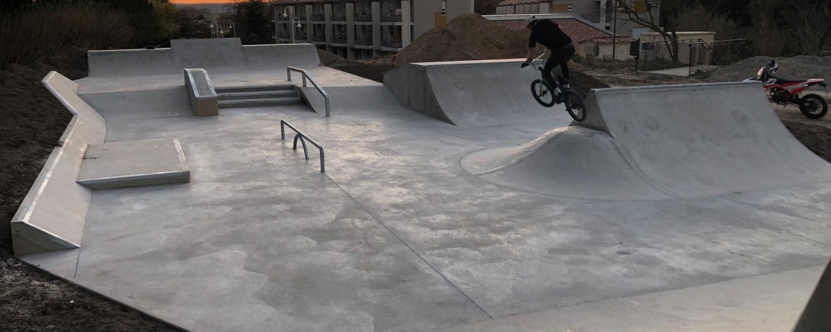 skatepark béton aire de street