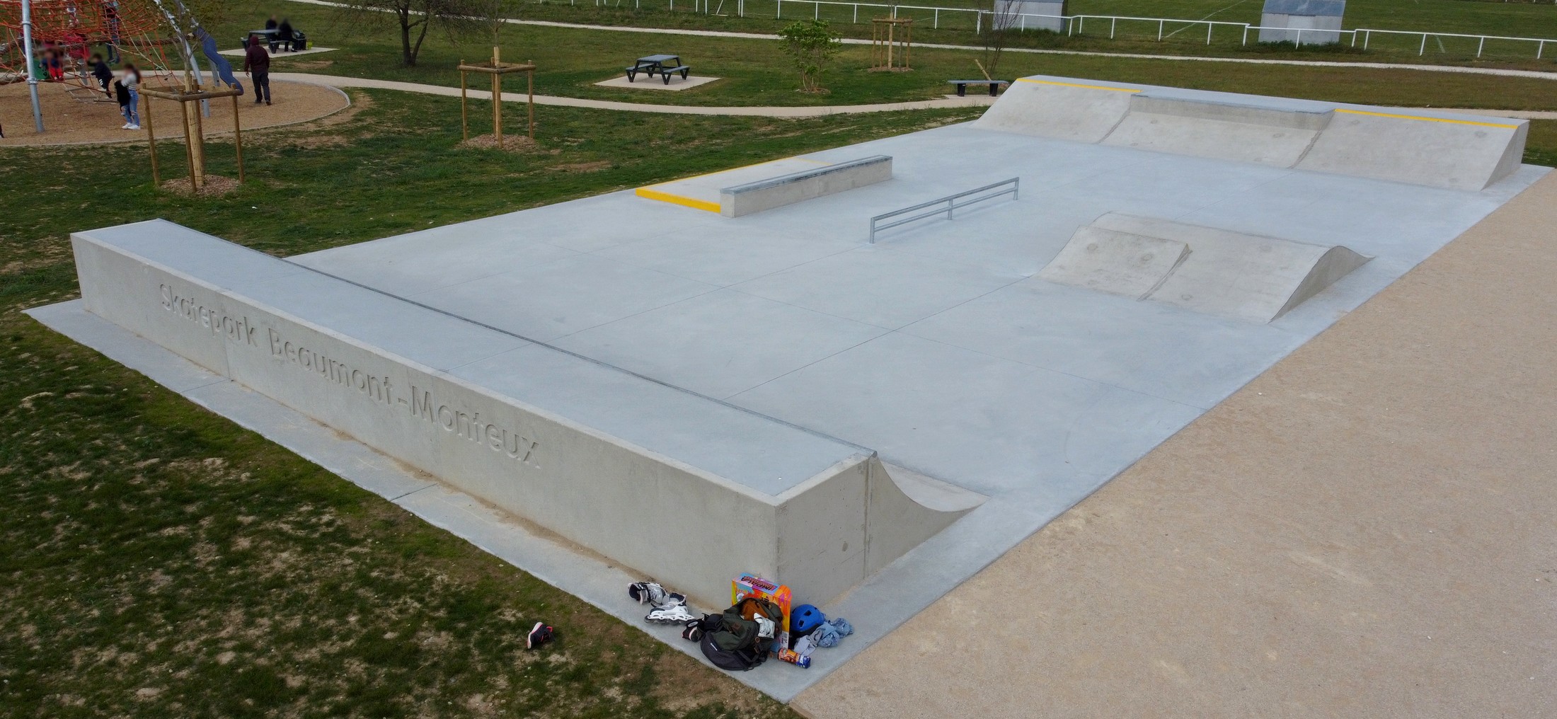 E2S COMPANY - SKATEPARK - BEAUMONT-MONTEUX