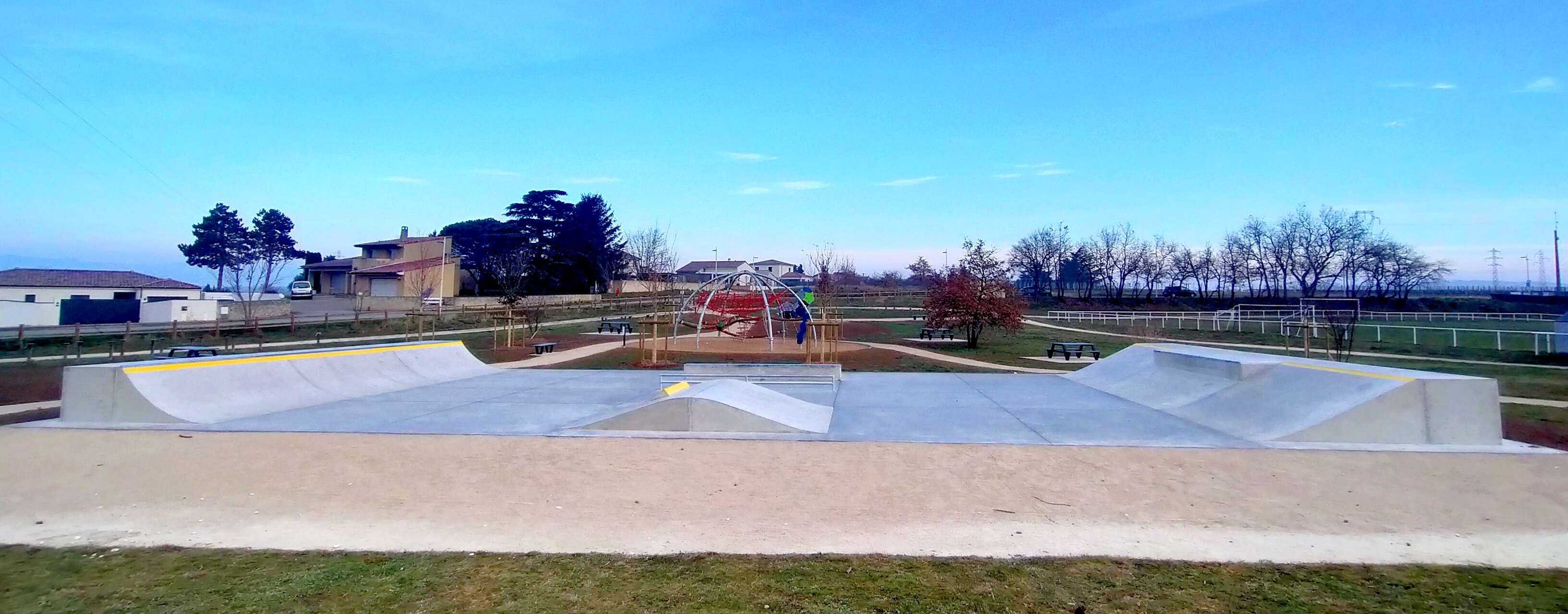 Skatepark-beton-Beaumont-Monteux-E2S-Company