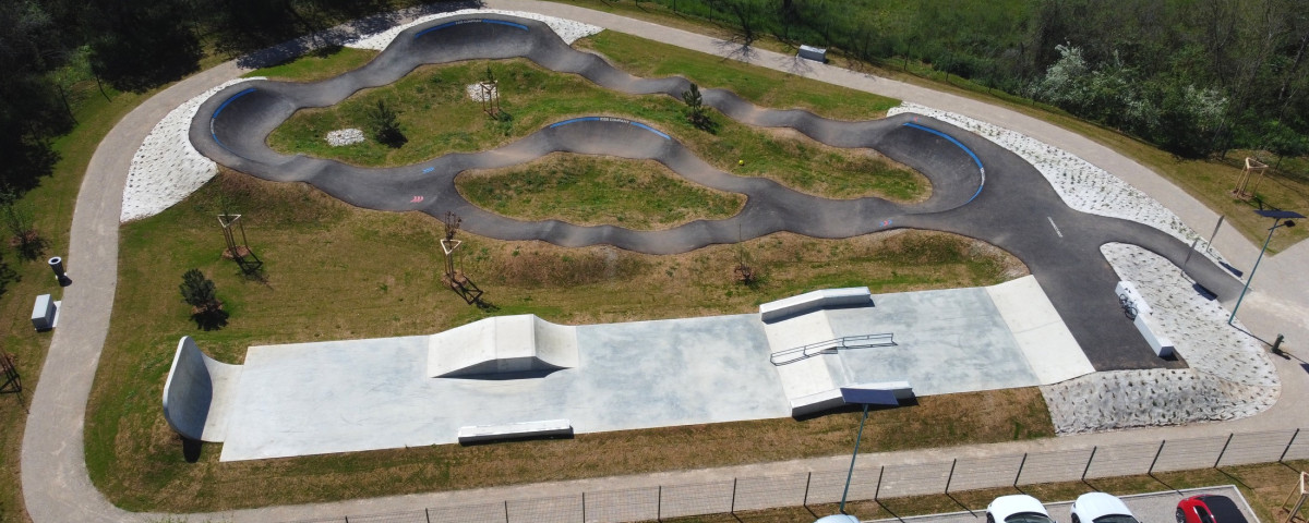 E2S COMPANY - SKATEPARK ET PUMPTRACK - BLYES